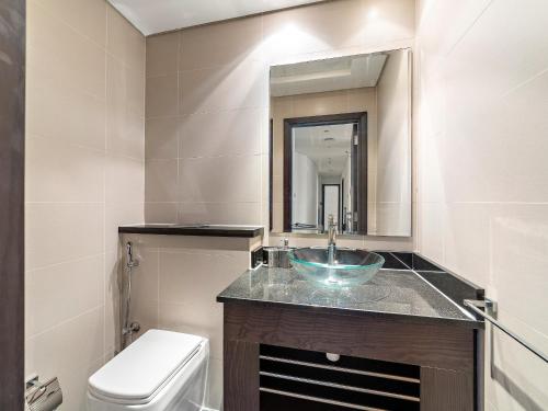 Marina Breeze 2BR Escape in Cayan - main image
