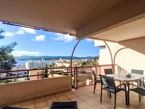 Apartment Les Mandariniers-2 by Interhome