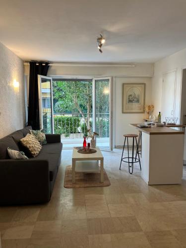 Coquet studio 10 min de Cannes