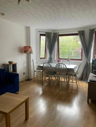 Edi - Central - 3 Bedroom - image 6