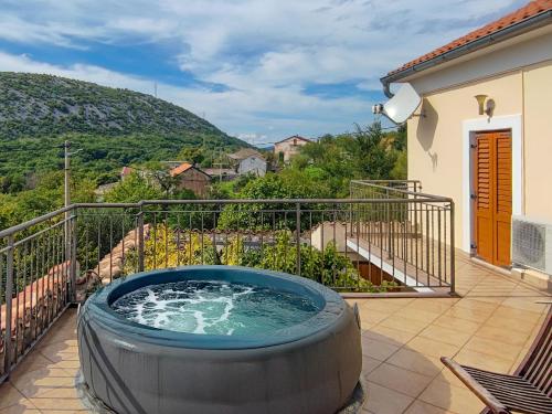 泳池, Holiday Home Podgori by Interhome in 巴里比