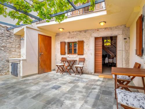 陽台/露台, Holiday Home Podgori by Interhome in 巴里比