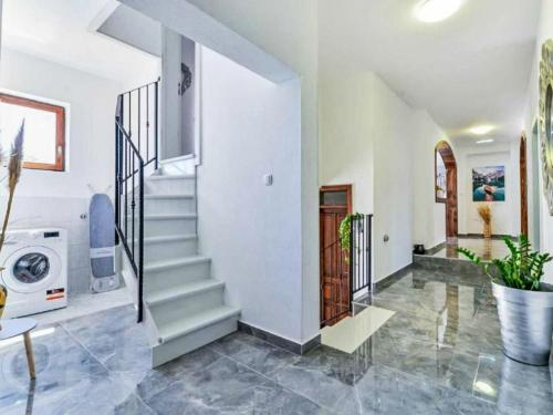 外部景觀, Holiday Home Mirjana by Interhome in 弗拉納