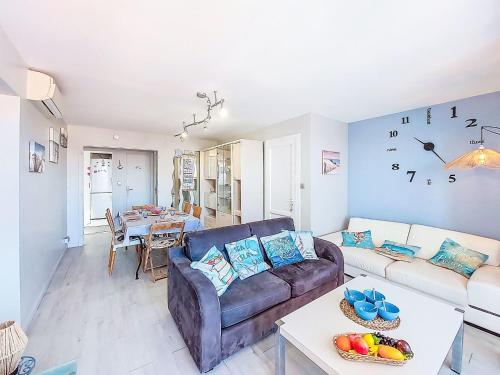 Apartment Montreuil-3 by Interhome