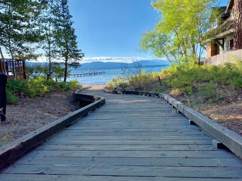Rustic Cottages in Tahoe Vista (CA)