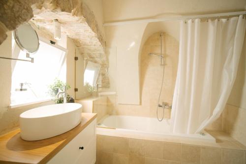 Einrichtungen, חקל תפוחין 1 - Hakal-Tapuchin 1 in Safed