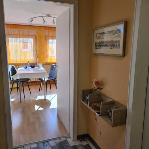 Rooftop Apartment komplett möbliert,direkt an der Haltestelle, nach Heidelberg,Mannheim ,Weinheim (,, Himmelsblick "Apartment komplett mobliert,direkt an der Haltestelle, nach Heidelberg,Mannheim ,We) in Hirschberg an der Bergstrasse