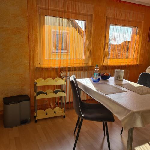 Rooftop Apartment komplett möbliert,direkt an der Haltestelle, nach Heidelberg,Mannheim ,Weinheim (,, Himmelsblick "Apartment komplett mobliert,direkt an der Haltestelle, nach Heidelberg,Mannheim ,We) in Hirschberg an der Bergstrasse