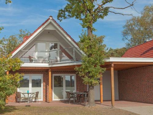Holiday Home mit atemberaubendem Blick auf den See by Interhome in Conneforde, Deutschland