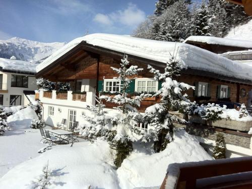 Holiday Home Idyllische Ferienwohnung in sonniger Hanglage by Interhome in Saalbach-Hinterglemm, Österreich