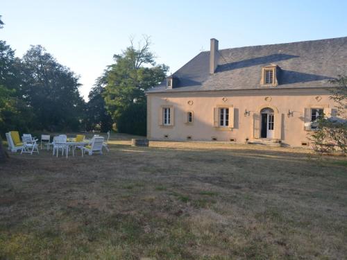 Holiday Home Altehrwürdiges Landhaus mit Pool in Aquitanien für 12 Personen by Interhome (Holiday Home Altehrwurdiges Landhaus mit Pool in Aquitanien fur 12 Personen by Interhome) in Saint-Agne