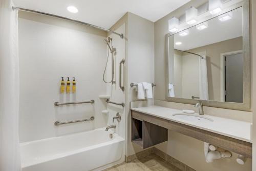 Best Western Plus Centralia Hotel & Suites - image 31
