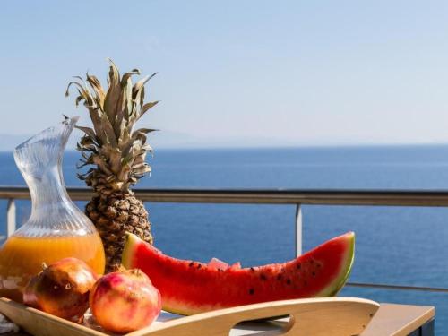 ระเบียง/ชานเรือน, Holiday Home God Bacchus - God Dionysus Villa by Interhome in ลิวาดี (ติรอส)