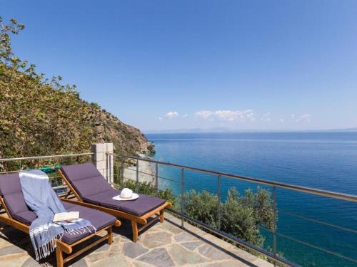 ทัศนียภาพภายนอกโรงแรม, Holiday Home God Bacchus - God Dionysus Villa by Interhome in ลิวาดี (ติรอส)