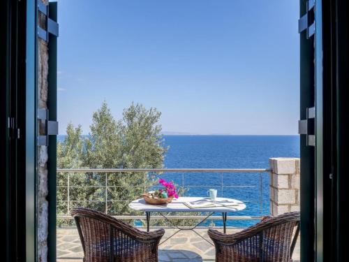 ทัศนียภาพภายนอกโรงแรม, Holiday Home God Bacchus - God Dionysus Villa by Interhome in ลิวาดี (ติรอส)