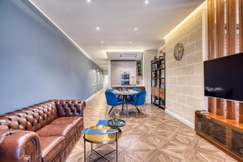 NEW - Unique 3BR Apartment in Sought-After Area of Malta by SF Homes – khách sạn tại Gudja