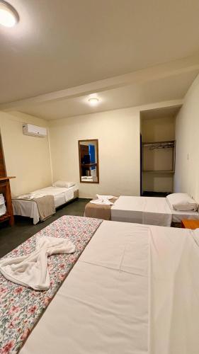 1 double bed, 2 twin beds