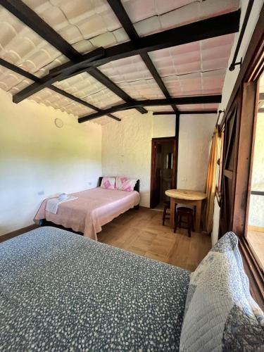 2 queen beds
