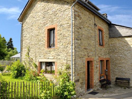  Vintage Cottage with Shared Garden in Paliseul, Pension in Paliseul bei Franbisier