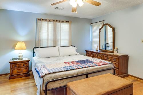 Hike, Fish & Explore: McMinnville Farmhouse + Yard in Makminvilla (TN)