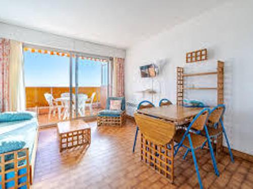 Appartement pour 8, vue mer, Wi-Fi inclus - FR-1-827-12