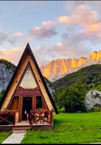 Etno Cottages Komarnica Authentic Peaceful Mountain Getaway - Zabljak