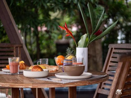 Bungalow en duplex avec Jacuzzi in ซานต์ โรเซ
