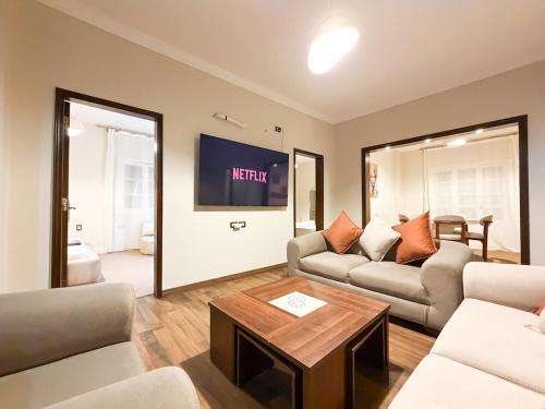 Cozy Maadi Nile Apartments Prime Location - 5 Min to the Nile – khách sạn tại Maadi