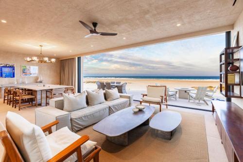 Beachfront Villa 10 Guests in La Ribera