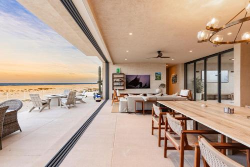 Beachfront Villa 10 Guests in La Ribera