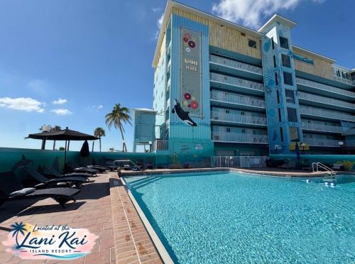 مسبح, The Bay Inn at the Lani Kai in تطل على مياه/شاطئ