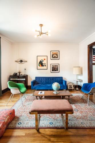 Luxe Mid-Century Styled Historic Townhouse #1 in Detroit, USA