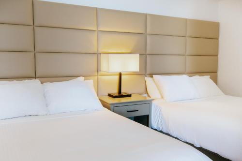 2 double beds