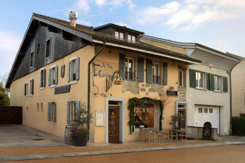 Boutique Hotel La Couronne Mies in Mies