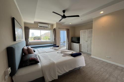 room detail thumbnail 0