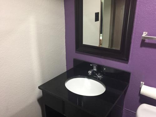 Fort Myers Inn – Fort Myers, FL