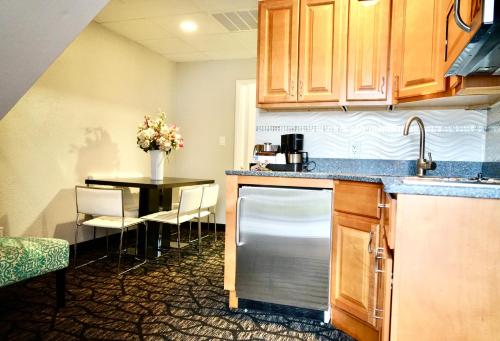 Periwinkle Inn 4