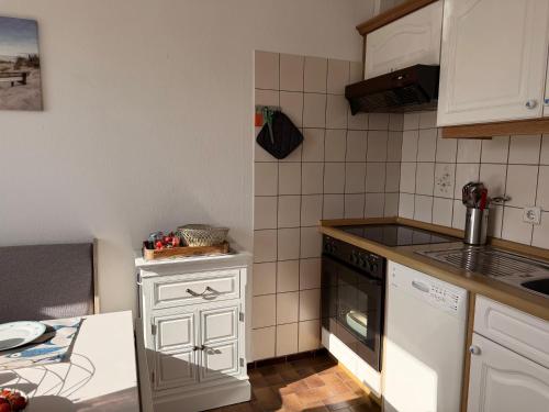 virtuve, Haus Ruhewinkel, Bungalow 2 in Alkersum