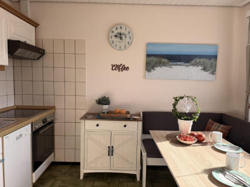 virtuve, Haus Ruhewinkel, Bungalow 1 in Alkersum