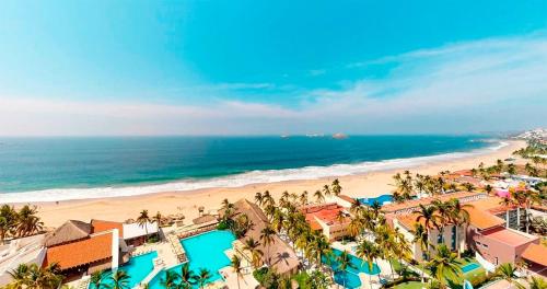 Vistas, Park Royal Beach Ixtapa - All Inclusive in Ixtapa Waterfront