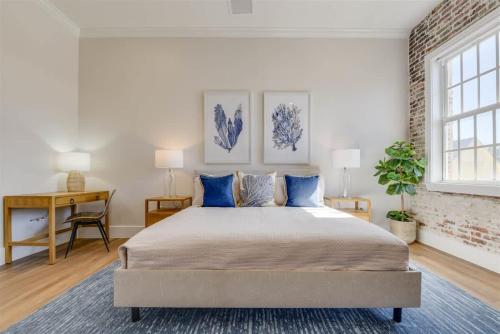 Harbor House Penthouse- B - image 2