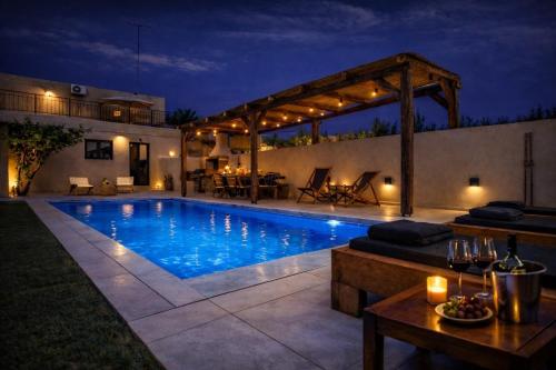 stone villa marianna With private pool &guest studio in Kastelli
