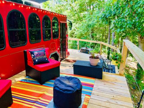 Spend an evening in TrolleyParton #love #vintage #IndoorOutdoorMovieNight in McMinnville (TN)