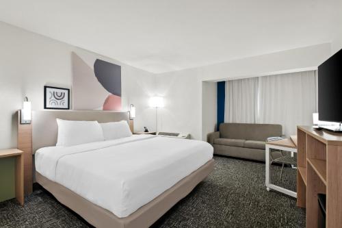 District 3 Hotel Ascend Hotel Collection - image 25