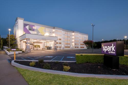 District 3 Hotel Ascend Hotel Collection - image 35