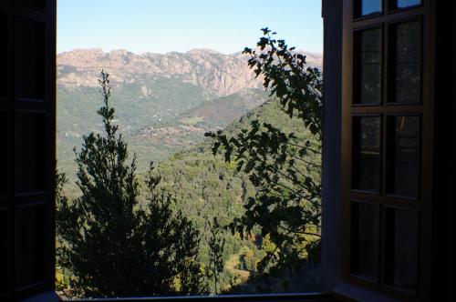 GITE , Maison de vacances avec extérieur et terrasse fleurie meublé tourisme 3 étoiles