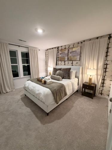 4BR Luxury House 12 mins from Downtown Raleigh in 나이트데일