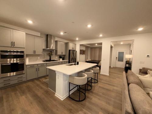 4BR Luxury House 12 mins from Downtown Raleigh in 나이트데일