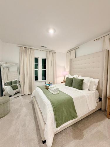 4BR Luxury House 12 mins from Downtown Raleigh in 나이트데일
