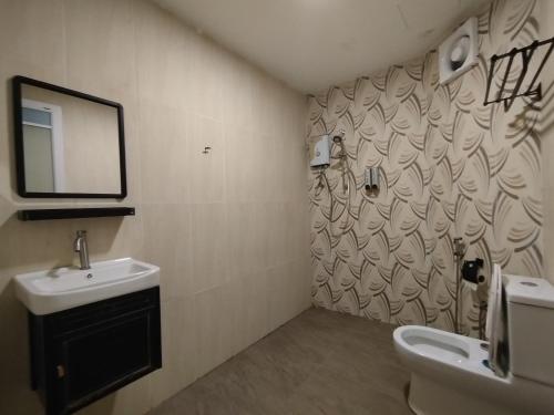 room detail thumbnail 2